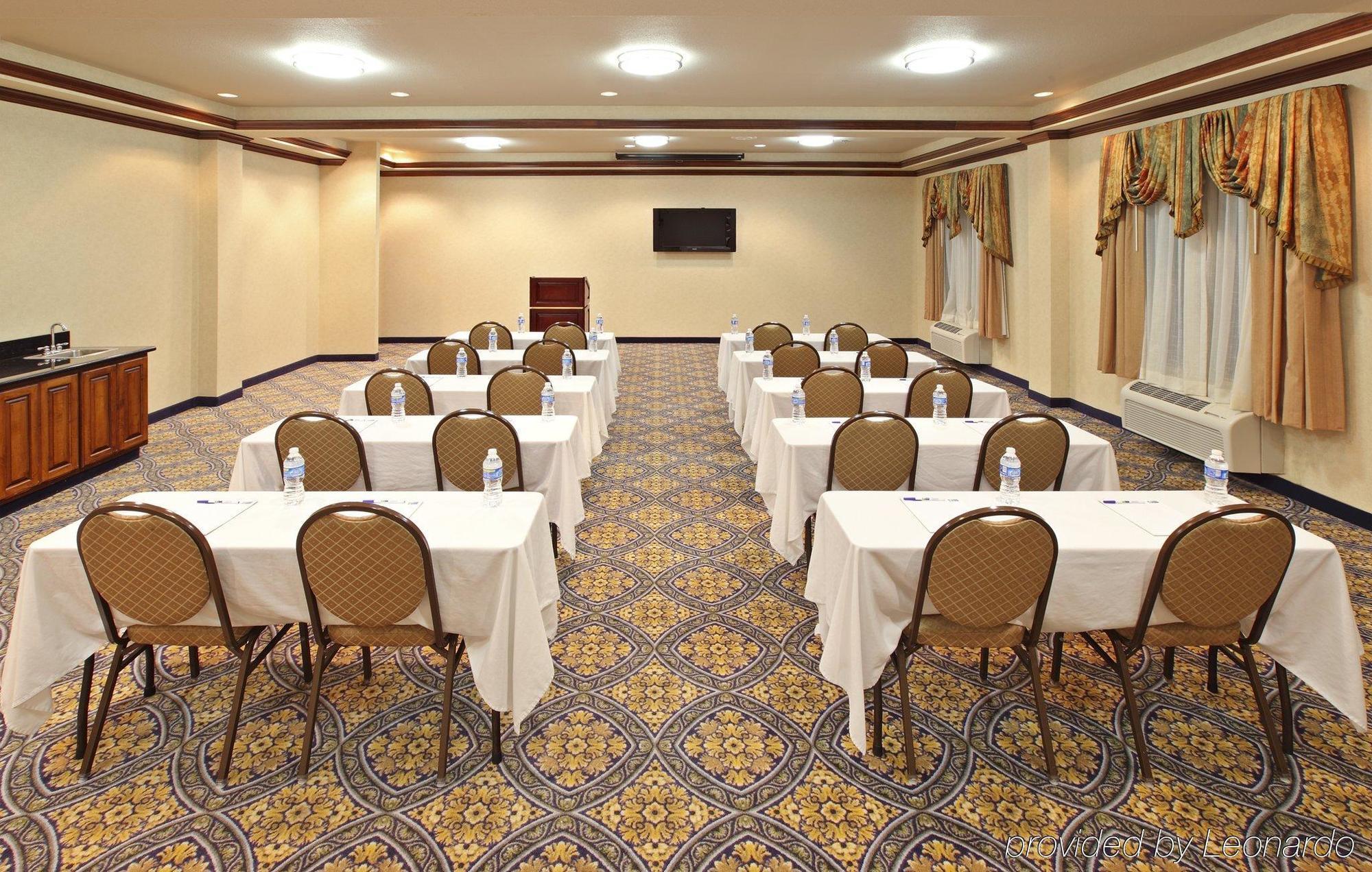 Holiday Inn Express Hotel & Suites Sherman Highway 75 By Ihg Съоръжения снимка