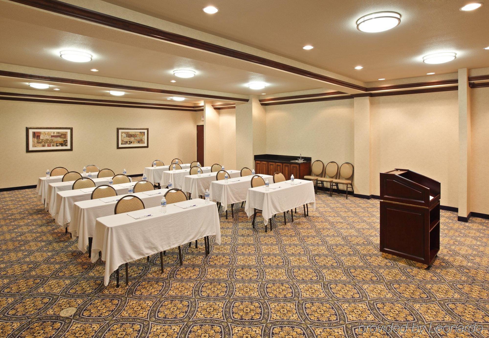 Holiday Inn Express Hotel & Suites Sherman Highway 75 By Ihg Съоръжения снимка