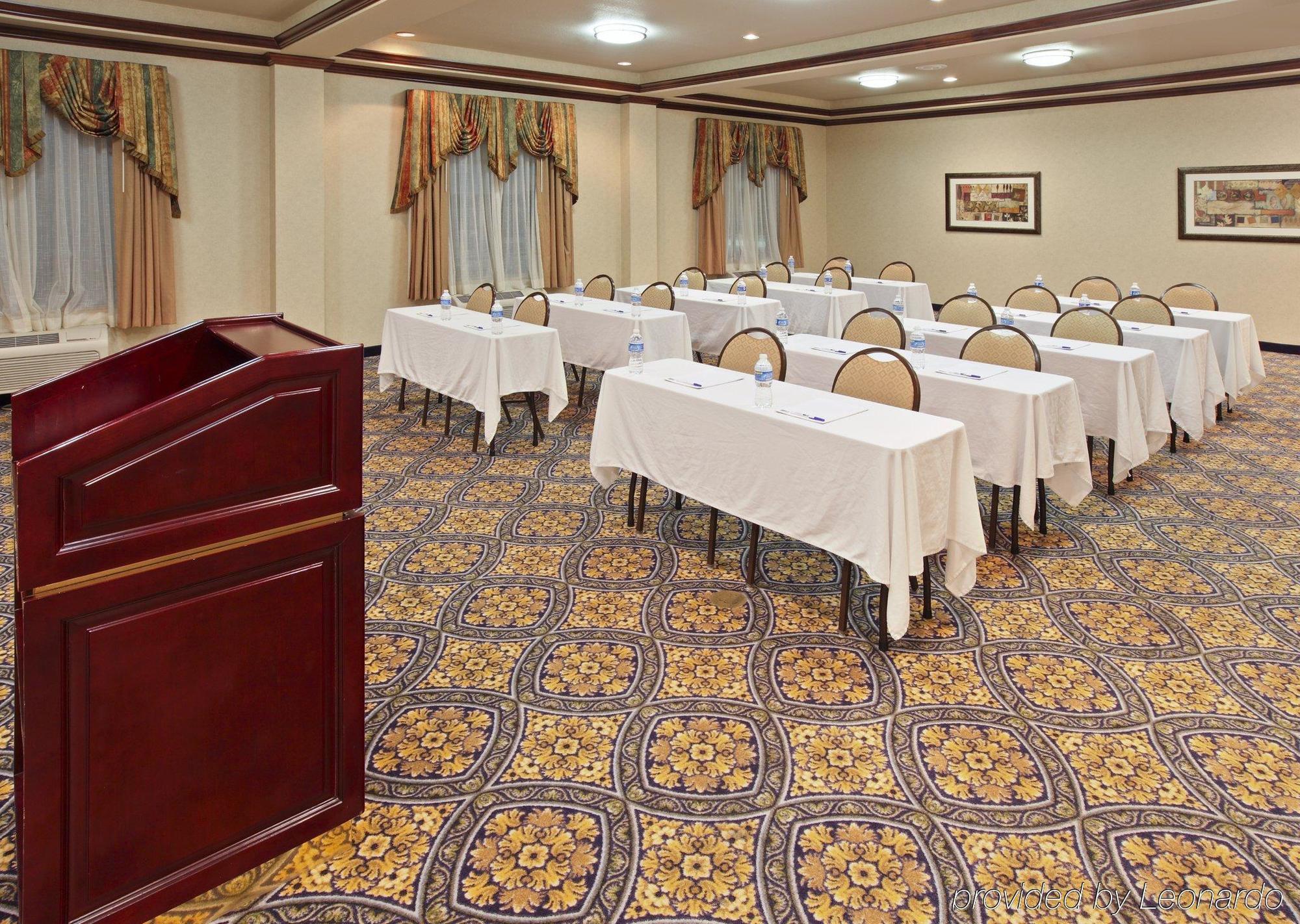 Holiday Inn Express Hotel & Suites Sherman Highway 75 By Ihg Съоръжения снимка
