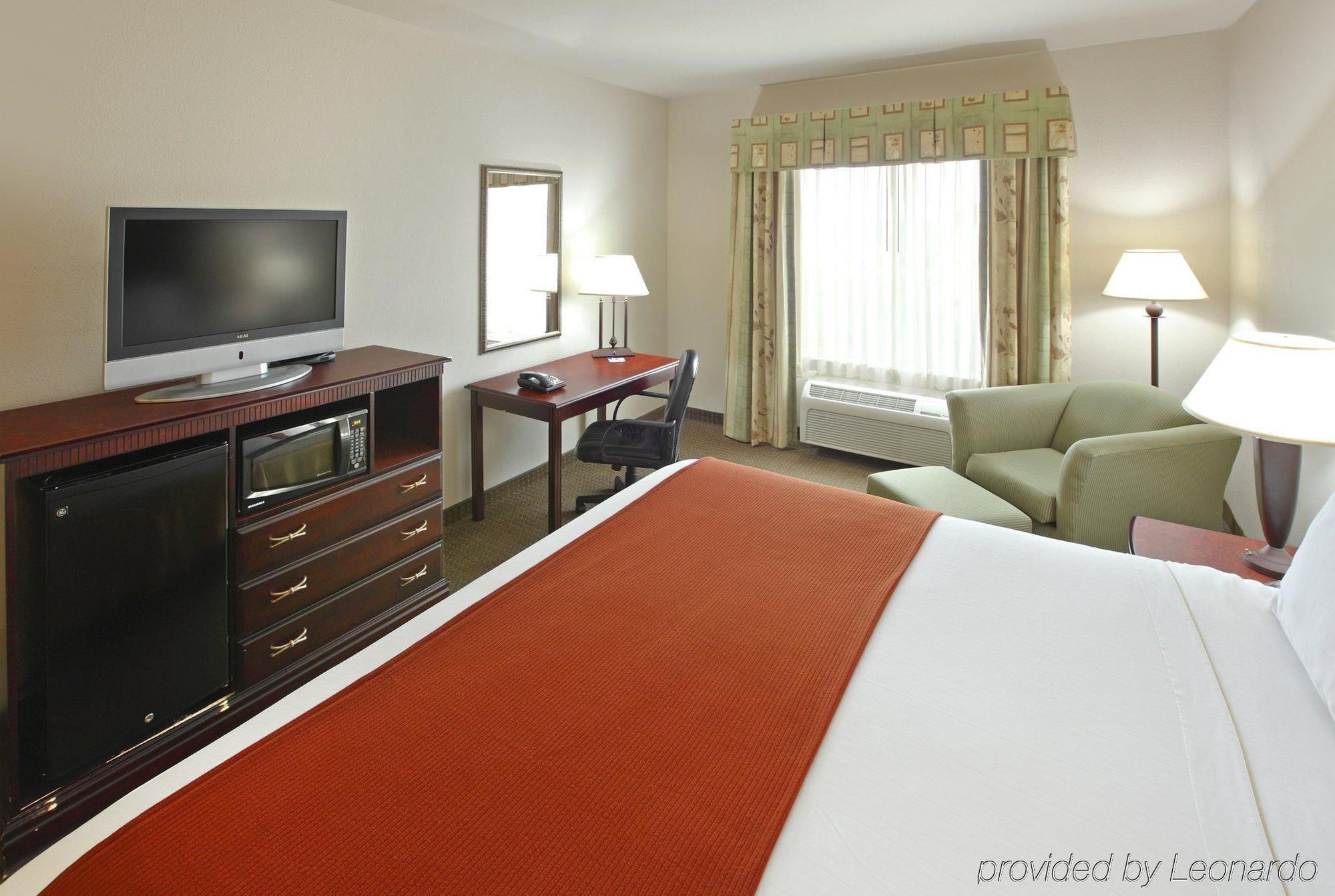 Holiday Inn Express Hotel & Suites Sherman Highway 75 By Ihg Стая снимка