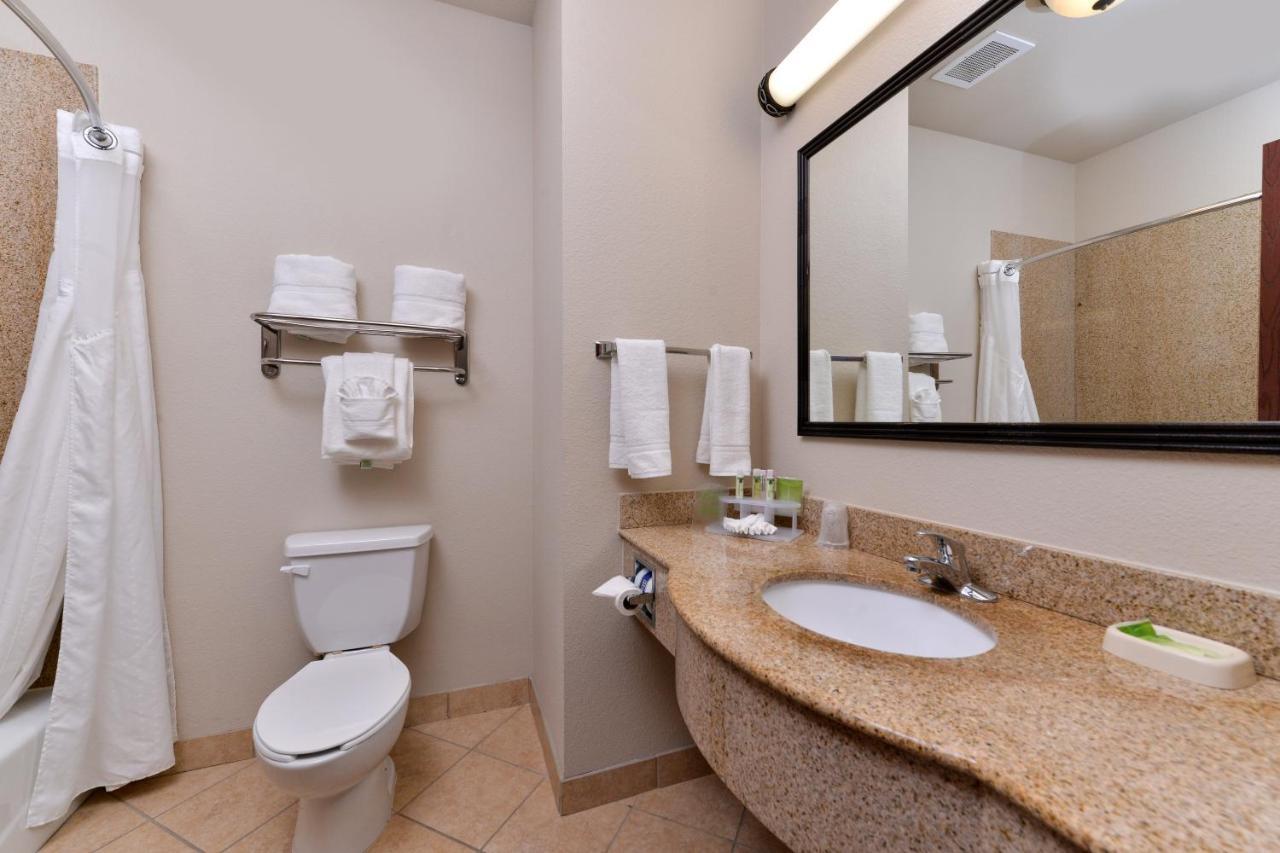 Holiday Inn Express Hotel & Suites Sherman Highway 75 By Ihg Екстериор снимка